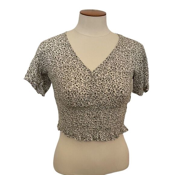 PAPER CRANE cropped Ruched White blouse with green leaf print size small - Picture 1 of 9